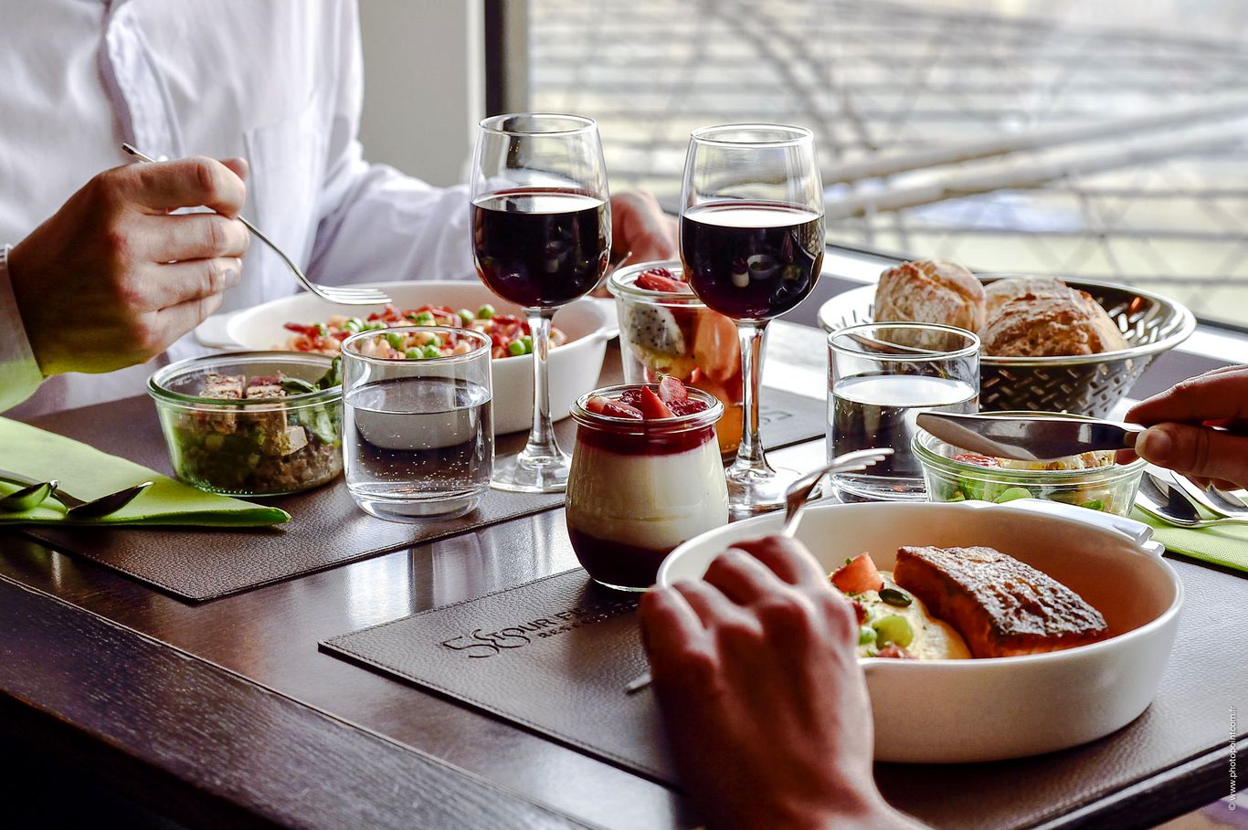 Lunch on the first floor of the Eiffel Tower - Restaurant 58 Tour